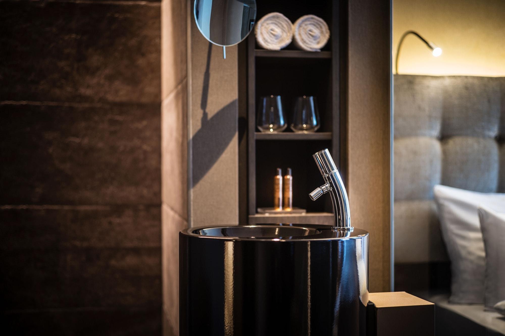 Saks Urban Design Hotel Frankfurt Франкфурт на Майн Екстериор снимка