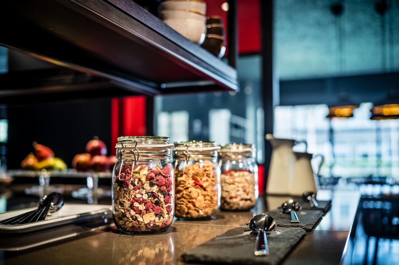 Saks Urban Design Hotel Frankfurt Франкфурт на Майн Екстериор снимка